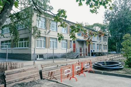 Александр Беглов: плановая реконструкция теплосетей в школах и детских садах завершится к 15 августа, места проведения работ благоустроят